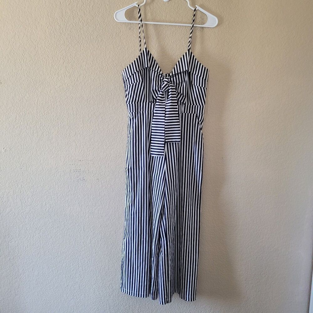 Main Strip Wide Leg Crop Jumpsuit Sz Medium Tie Front Sleeveless Stripe Vacation